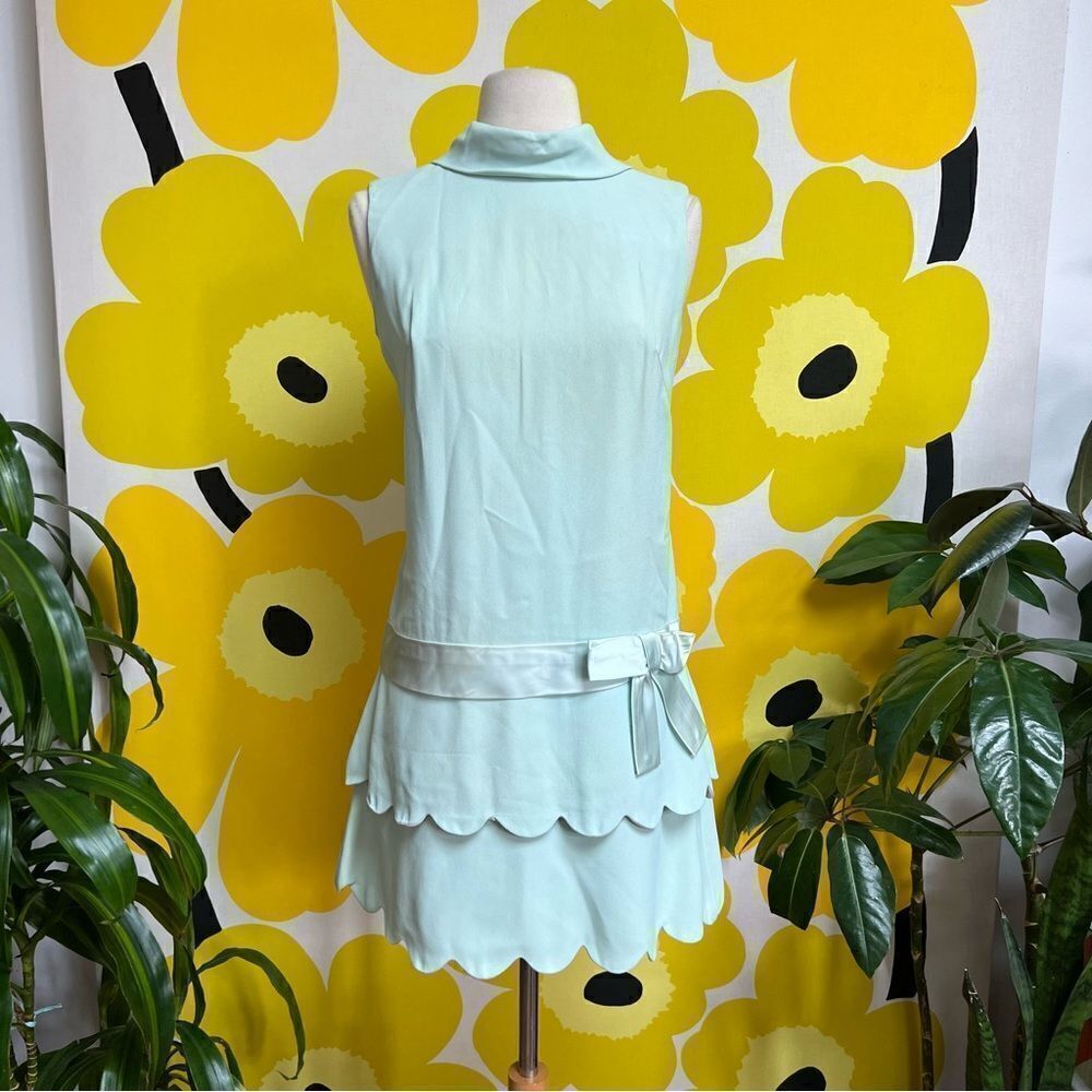 Mod Vintage 1960s / 1970s Mint Scalloped Bow Accent Drop Waist Mock Neck Dress - Picture 2 of 9